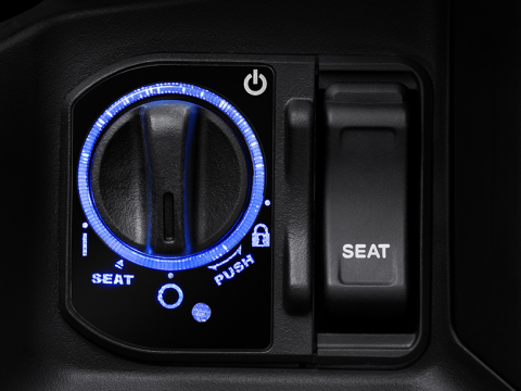 Hệ thống khóa thông minh hoàn toàn mới rất tiện lợi mang đến trải nghiệm cao cấp cho người dùng.