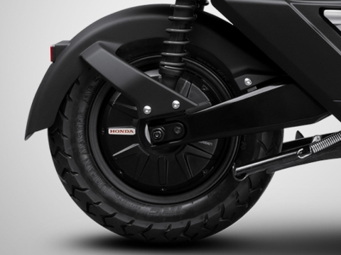 Hệ thống điện chất lượng cao - ICON e: sử dụng động cơ điện tích hợp trong bánh xe phía sau với công suất khoảng 1,5 kW