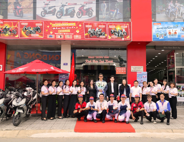 HEAD TRUNG TÂM NỒNG NHIỆT TIẾP ĐÓN ÔNG HITOSHI TAMURA & ĐOÀN LÃNH ĐẠO HONDA VIỆT NAM